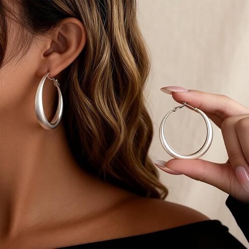 Women's Alloy Circle Hoop Earrings, Wire Drawing Process, Silver Tone in Saudi Arabia