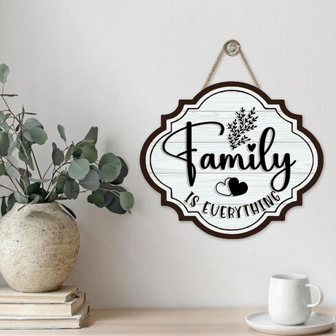Vintage Family is Everything Front Door Sign, Retro Love Hearts Wood Plaque Hanger Outdoor Outside Porch Home Decor, Farmhouse Rustic Wooden Wreath Indoor Wall Hanging Decoration in Saudi Arabia