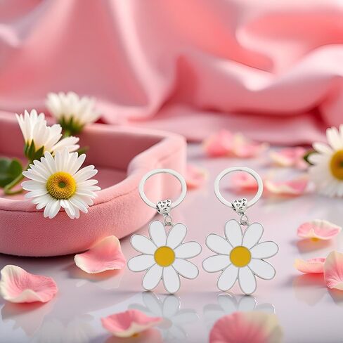 2Pcs Cute Daisy Keychain Bag Charm Floral Charm for Purse Keys Metal Keyring Gift for Women Flower Lovers Accessories Women's Keyrings and Keychains in Saudi Arabia