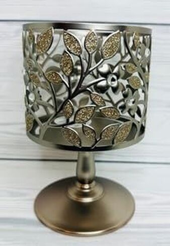 Bath and Body Works Dogwood Flower Pedestal 3-Wick Candle Sleeve Holder in Kuwait