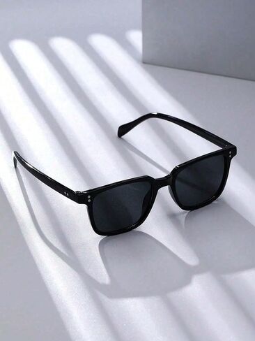 1 Pair of Men's Square Plastic Frame Classic Fashion Sunglasses, Suitable for Outdoor Daily Travel and Beach Vacation in Kuwait