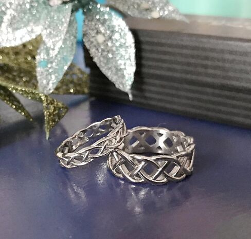Loralyn Designs Men's Silver Braided Stainless Steel Celtic Knot Band Ring Love Wedding Non Tarnish (Sizes 8-13) in Saudi Arabia