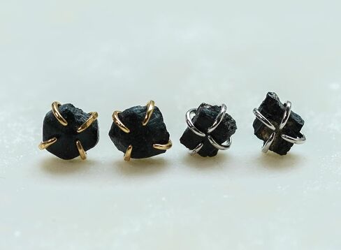 Raw Black Tourmaline Stud Earrings, 18K Gold or Silver Plated Brass, 4-Claw Setting, Crystal Earrings, Gemstone Earrings in Kuwait
