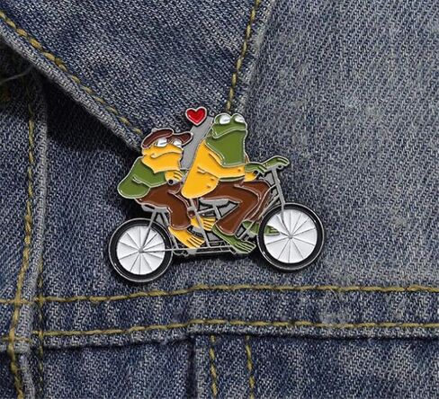 Funny Frog and Toad Brooch Enamel Pin Humorous Children's Literature Alloy Badge Lapel Clothes Backpack Pin Jewelry Accessories Gift for Friends in Saudi Arabia