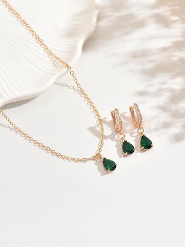 Emerald Green Teardrop Necklace & Earrings Set for Women, Dainty Gold Chain Jewelry, Minimalist CZ Bridal Pendant Set, Elegant Gift for Her in Kuwait