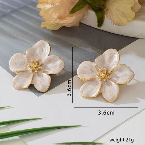 Delicate Retro White Flower Gold Stud Earrings for Women, Trendy Statement Green Floral Drop Earring Party Prom Valentine Dress Accessories Jewelry Gift in Saudi Arabia
