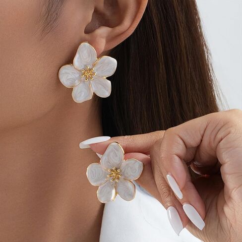 Delicate Retro White Flower Gold Stud Earrings for Women, Trendy Statement Green Floral Drop Earring Party Prom Valentine Dress Accessories Jewelry Gift in Saudi Arabia