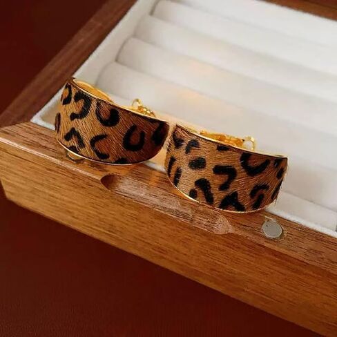 Leopard Print hoop earrings Vintage Leopard Print Large Hoop Earrings for Women Statement Dangle Metal Geometric Earrings Chunky Big Huggie Hoop Earrings Trendy Statement Earring in Saudi Arabia