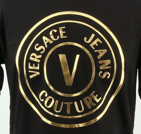 تي شيرت VERSACE JEANS COUTURE باللون الأسود/الذهبي للرجال كبير الحجم مطبوع عليه شعار in Kuwait