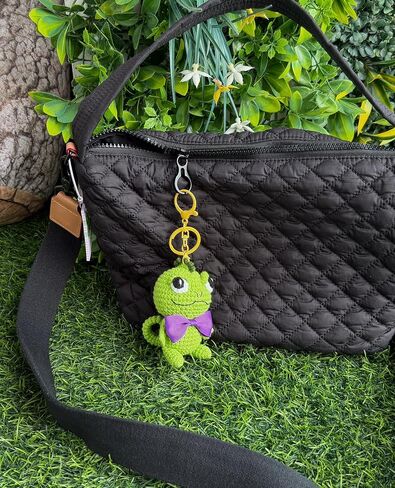 Chameleon Crochet Keychain Handmade, Chameleon Lizard Gifts Cute Crochet Accessories for Backpack Bag Charm in Saudi Arabia