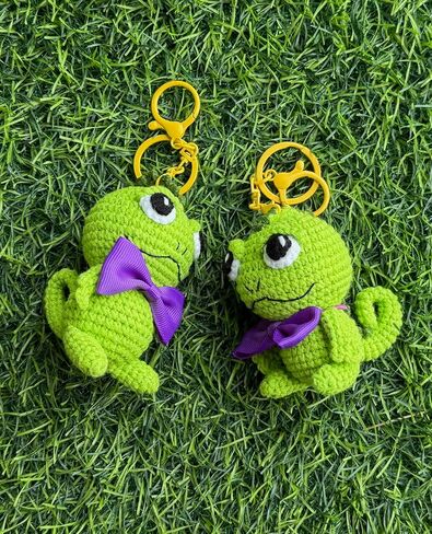 Chameleon Crochet Keychain Handmade, Chameleon Lizard Gifts Cute Crochet Accessories for Backpack Bag Charm in Saudi Arabia