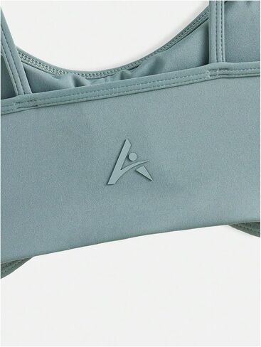 WDIRARA Women's Sports Bra Scoop Neck Athletic Workout Bra Gym Yoga Tops in Kuwait