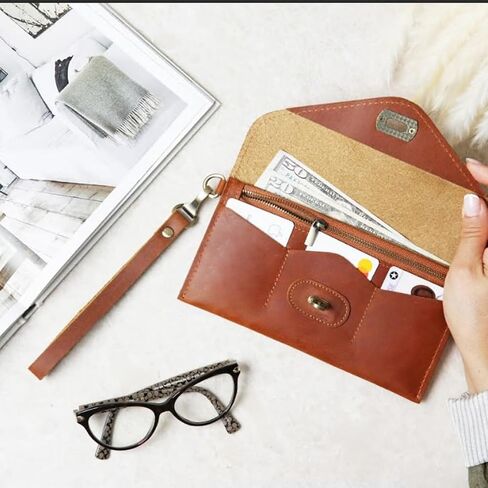 Personalized Leather RFID Wallet for Women – Customizable with Couple Names and Special Messages – Elegant Gift for Girlfriends, Mothers, and Women – Ideal Gift for Valentine’s Day and Mother’s Day in Kuwait