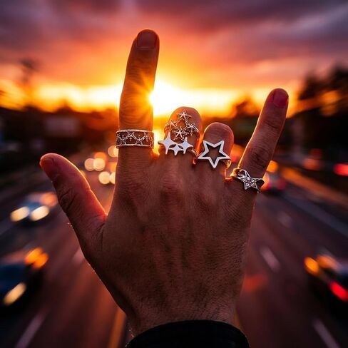 5Pcs Y2k Star Ring Set for Men, Retro Silver Trendy Bold Design Vintage Chunky Punk Hip Hop Ring Set, Stackable Statement Cosplay Party Fashion Jewelry in Saudi Arabia