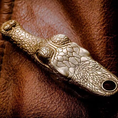 Brass Alligator Keychain - Men's Key Holder with Edgy Style, Vintage Multi-Tool Carabiner, Mechanical Key Organizer for Enthusiasts in Saudi Arabia