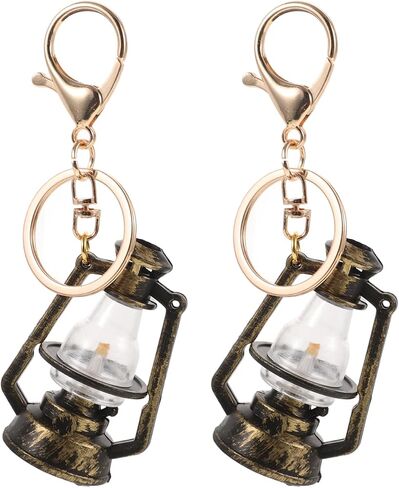 Unomor 2PCS مصباح الكيروسين المفاتيح خمر نمط فانوس صغير شنقا زخرفة 3.93 × 1.57 × 0.98 في حقيبة سبيكة قلادة للنساء التخييم حزب صالح in Kuwait