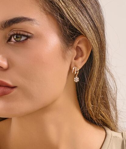 أقراط متدلية للنساء من Dainty CZ Triple Huggie حلق مسمار عصري مشبك ورق زهرة عين الشر متدلية حلق هيبوالرجينيك بيان قطرة Huggie أقراط للنساء مجوهرات ذهبية in Kuwait