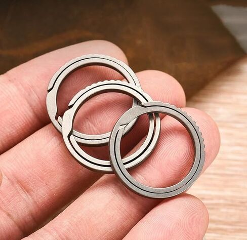 1 Pcs Key Rings for Keychains, Carabiner Keychain Ring Titanium Key Rings Heavy Duty Round Split Ring for Men and Women (2.3cm) in Kuwait