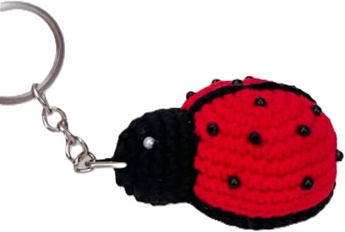 سلسلة مفاتيح Amigurumi Crochet Ladybug المصنوعة يدوياً، غزل القطن الأحمر والأسود in Kuwait