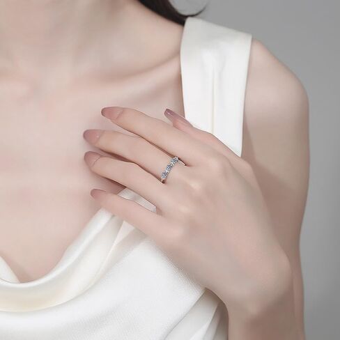 14K White Gold Diamond Statement Ring for Her, Delicate 0.98 Carat Oval Bezel Set Design with VVS1 D-Color Stones, Refined and Versatile Daily Accessory in Kuwait
