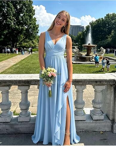 Chiffon Bridesmaid Dresses for Women Sleeveless Long V Neck Ruffles Pleated Formal Evening Gown with Slit in Kuwait