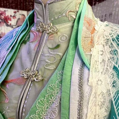أزياء Heaven Official's Blessing Cosplay: Fengshi Niangniang (Madam Fengshi) / 师青玄/نسخة المظهر الأنثوي in Kuwait