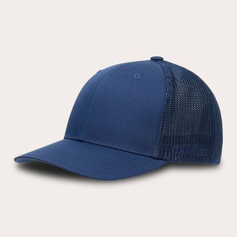 Oakley Men's Golf Cresting Trucker Hat in Kuwait