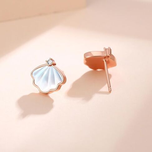 1 Pair Natural Shell Stud Earrings, Cubic Zirconia Inlaid Scallop Seashell Earrings, Dainty Ocean Themed Jewelry for Women, Hypoallergenic Daily Studs in Kuwait