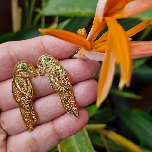 Parrots from Amazonas Colombia. Exotic Parrots/Bird Collection. Handmade Earrings by D'Mundo Accesorios. COP16 Colombia Souvenir. Genuine Raw Colombian Emeralds. Yellow Gold Plated Filigree Earrings. in Kuwait