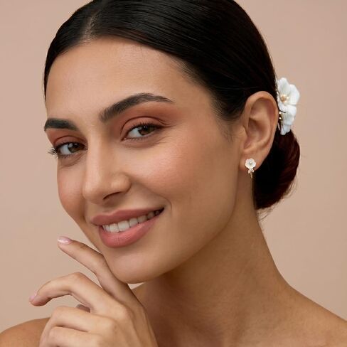 Women’s Flower Hoop Earrings Gold Plated Floral Huggie Earrings White Flower Crystal Hoop Earrings Dainty Jewelry Gift for Women in Saudi Arabia