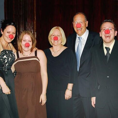 12 عبوة من أنوف المهرج الرغوية الحمراء | مجموعة اسفنجية مبتكرة للأنف | يوم الأنف الأحمر، وأعياد الميلاد، والسيرك، وحفلات الرقص، وأنف الرنة رودولف، وإكسسوارات الهالوين، وهدايا الحفلات، وهدايا الكمامة in Kuwait