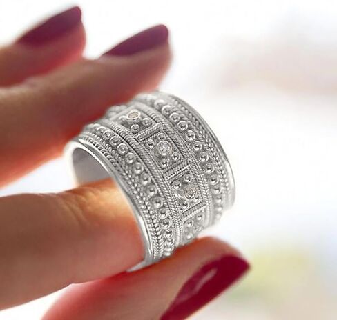 Fashion Wide Rings for Women Modern luxury Party Daily Wear Jewelry with Cubic Zirconia in Kuwait