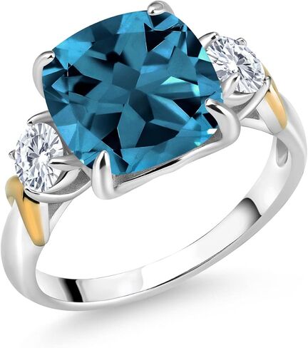 خاتم Gem Stone King 5.66 Cttw London Blue Topaz وMoissanite 3 أحجار للنساء | فضة عيار 925 وذهب أصفر عيار 10 قيراط | جوهرة الميلاد الأحجار الكريمة | وسادة 10 ملم | جولة 4 مم in Kuwait