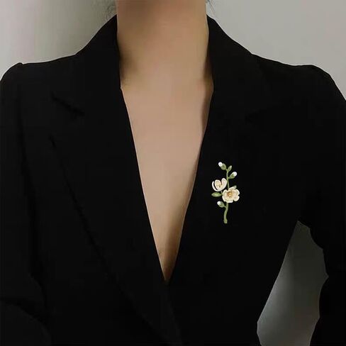 White Magnolia Flower Brooch for Women Vintage Floral Lapel Pin Wedding Bridal Party Jewelry in Saudi Arabia
