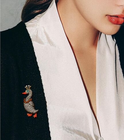 Rhinestone Duck Animal Brooch Pin for Women Gold Plated Fashion Crystal Queen King Goose Pendant Brooches Lapel Pins Dainty Dress Accessories Cute Graduation Honors Easter Jewelry Gift in Kuwait