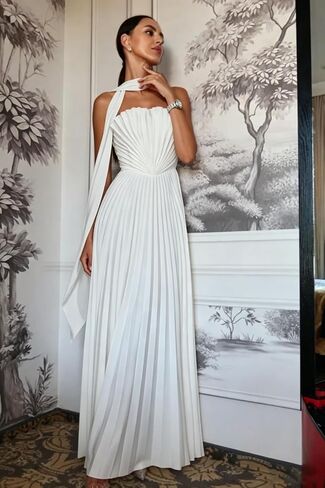Pleated Bridesmaid Dresses with Scarf Strapless Maid of Honor Dress for Wedding Chiffon Long Evening Gown in Kuwait