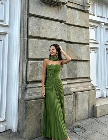 Pleated Bridesmaid Dresses with Scarf Strapless Maid of Honor Dress for Wedding Chiffon Long Evening Gown in Kuwait