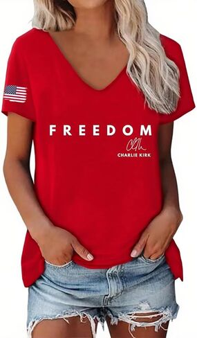 تي شيرت Freedom للنساء قمصان وطنية مضحكة للرابع من يوليو كاجوال برقبة على شكل حرف V وأكمام قصيرة وطبعة جرافيك in Kuwait