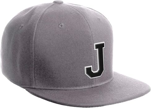 قبعة Snapback كلاسيكية مخصصة بأحرف أولية من A إلى Z، قبعة رمادية فاتحة وأبيض وأسود in Kuwait