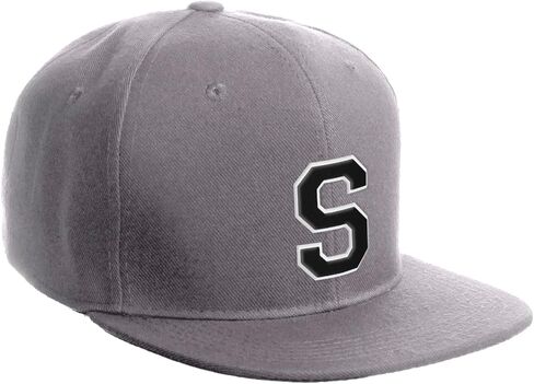 قبعة Snapback كلاسيكية مخصصة بأحرف أولية من A إلى Z، قبعة رمادية فاتحة وأبيض وأسود in Kuwait