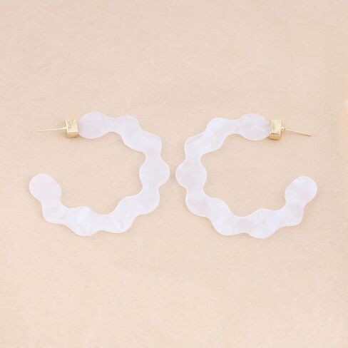 Boho Acrylic Flower Hoop Earrings Large White Acrylic Earrings Floral Acrylic Earrings Tortoise Shell Hoop Earrings Statement Earrings Jewelry for Women in Kuwait