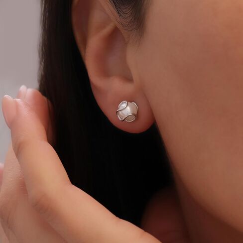 925 Sterling Silver Wavy Caged Pearl Stud Earrings I Elegant Minimalist Jewelry for Women in Kuwait
