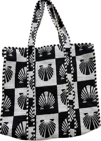 Quilted Cotton Tote Bag, Jungle Flower Safari Tropical Print, Large zipper Double Handle bag 18x6x18 Inches, Unisex in Kuwait