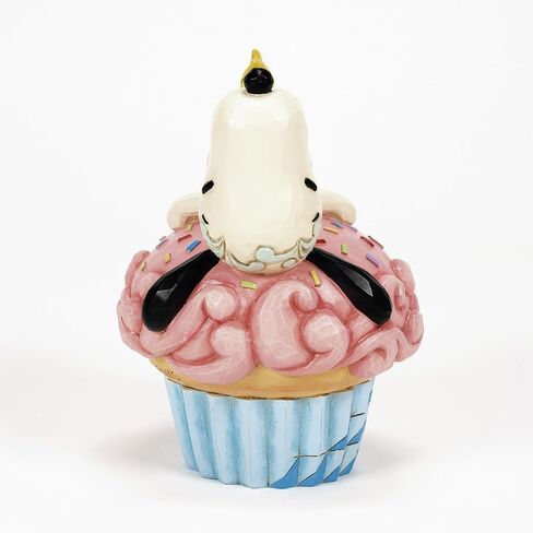 Enesco Peanuts من مجموعة Jim Shore Collection Snoopy and Woodstock مستلقيًا على تمثال كب كيك - تمثال من الراتنج الحجري مصنوع يدويًا من الفول السوداني القابل للجمع، تمثال ديكور المنزل لعيد الميلاد، 5.31 بوصة in Kuwait