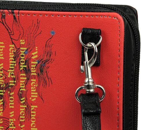 حقيبة على شكل كتاب باللونين الأحمر والأبيض من The Catcher in the Rye، حقيبة كروس أو حزام معصم، بطول 9.25 سم، مثالية لمحبي الأدب ومحبي الكلاسيكية الحديثة in Kuwait