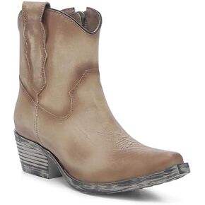 Corral Boots Q7037 in Kuwait