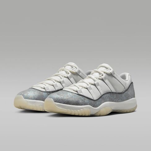 حذاء Air Jordan 11 Retro LNY للرجال (HQ7000-001، أسود/رمادي لكرة القدم/أبيض ساميت) مقاس 11.5 in Kuwait