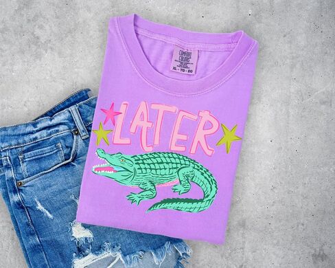 تي شيرت Comfort Colors Later Gator Graphic، طباعة أمامية وخلفية، تمساح مضحك بعد بينما تمساح متعدد in Kuwait