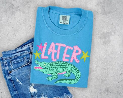 تي شيرت Comfort Colors Later Gator Graphic، طباعة أمامية وخلفية، تمساح مضحك بعد بينما تمساح متعدد in Kuwait