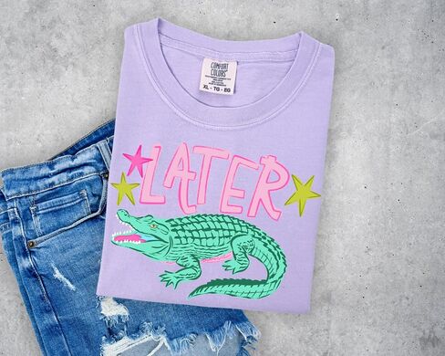 تي شيرت Comfort Colors Later Gator Graphic، طباعة أمامية وخلفية، تمساح مضحك بعد بينما تمساح متعدد in Kuwait
